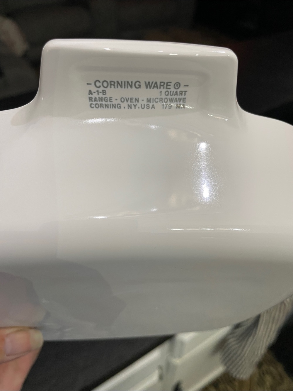 Corning Ware 1-Qt White Ceramic Baking Dish with Vegetable Motif - Picture 6 of 7